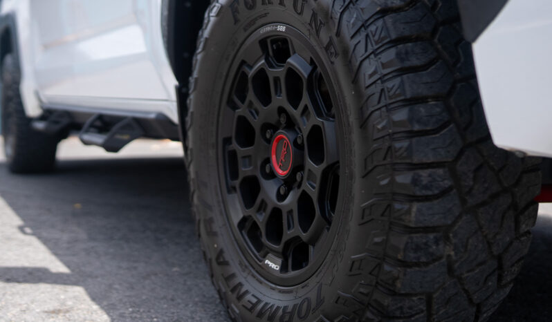 
								TOYOTA TUNDRA TRD PRO full									