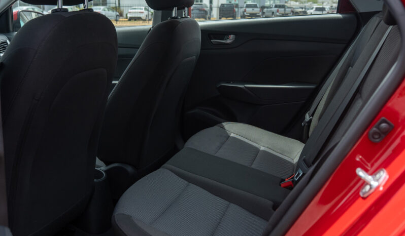 
								HYUNDAI ACCENT full									