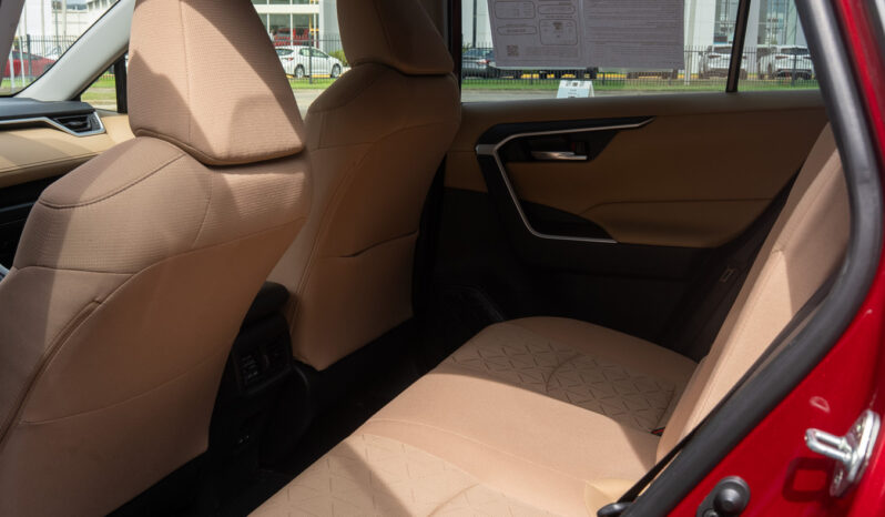 
								TOYOTA RAV4 full									