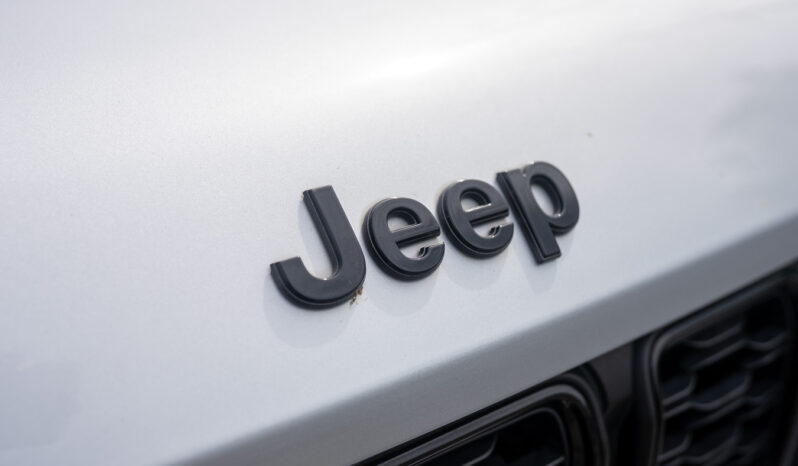 
								JEEP GRAN CHEROKEE L full									