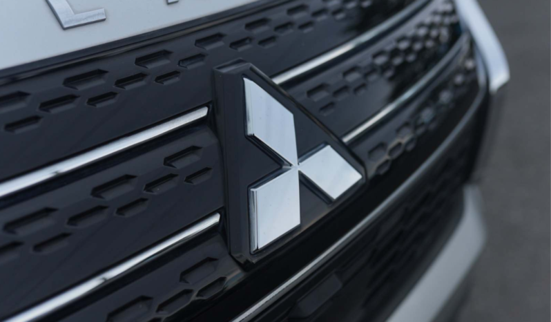 
								MITSUBISHI OUTLANDER full									