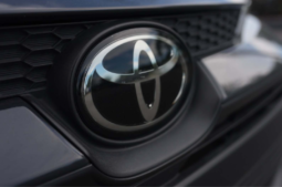 
										TOYOTA COROLLA full									